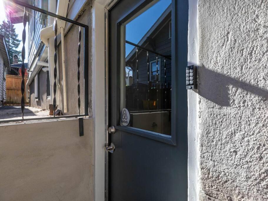 Apartment Elegant Richmond Gem Nestled Up To Hawthorne Blvd. *